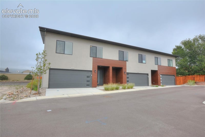 241 Front St #101, Monument, CO 80132