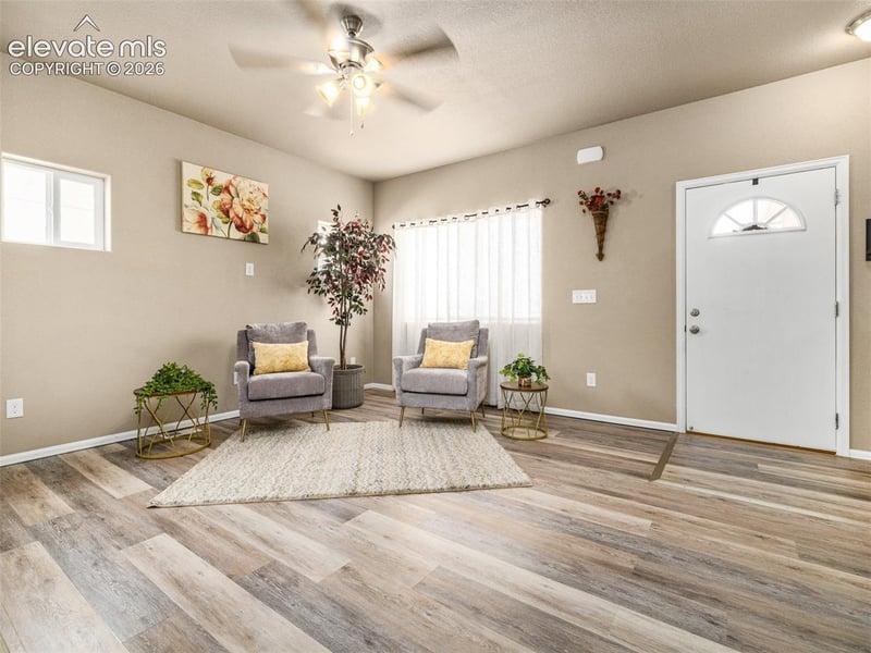 2413 Cruz Ct, Pueblo, CO 81003
