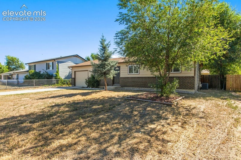 2429 W Anjelina Cir, Colorado Springs, CO 80916