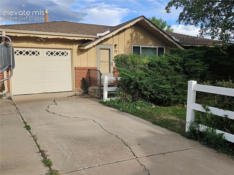 25 Minden Cir, Colorado Springs, CO 80906