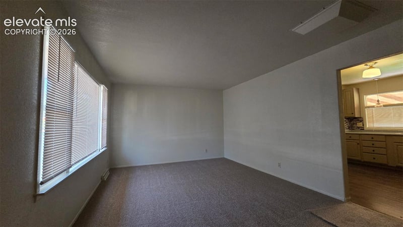 26 Caledonia Rd, Pueblo, CO 81001