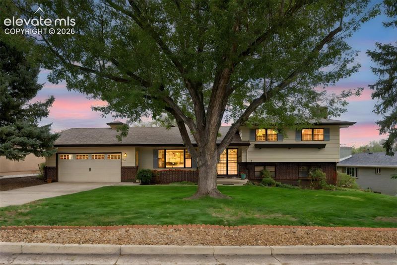26 Newport Cir, Colorado Springs, CO 80906