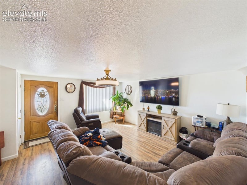 2803 E 16th St, Pueblo, CO 81001