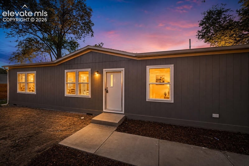 281 E Stewart Dr, Pueblo, CO 81007