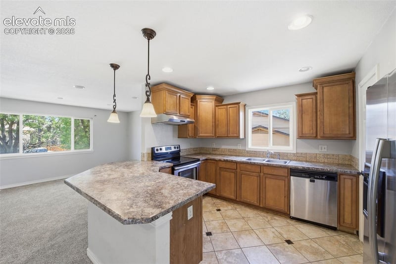 2826 Pinnacle Dr, Colorado Springs, CO 80910