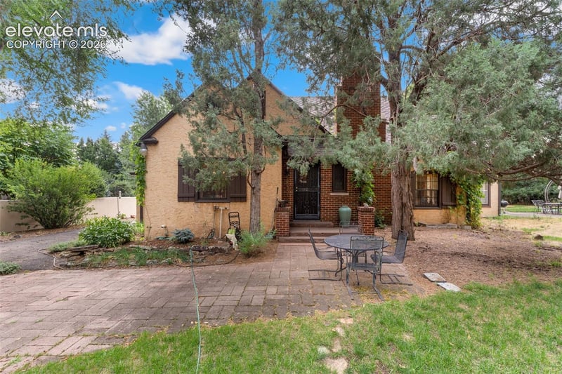 29 Cheyenne Mountain Blvd, Colorado Springs, CO 80906