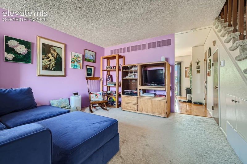 2913 Mesa Rd #A, Colorado Springs, CO 80904