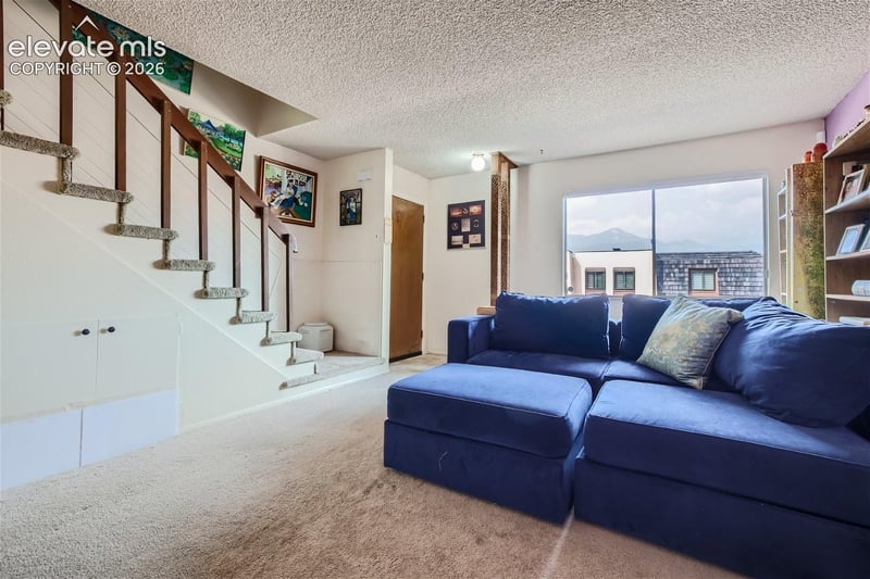 2913 Mesa Rd #A, Colorado Springs, CO 80904
