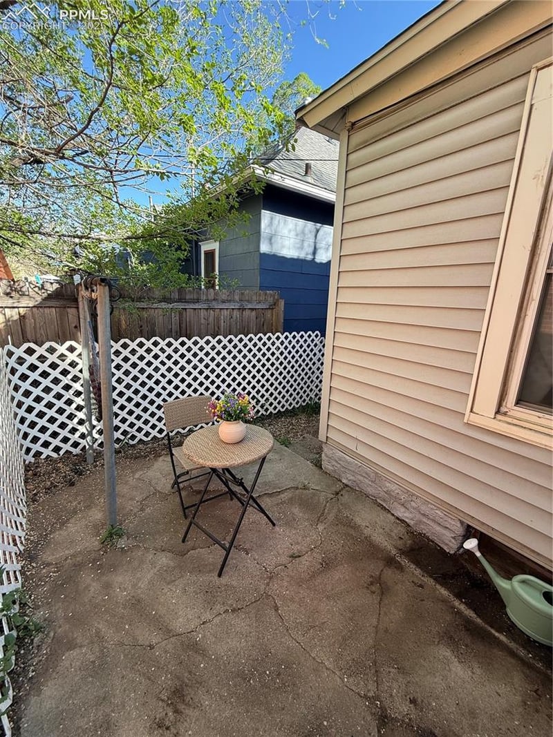 2932 W Kiowa St, Colorado Springs, CO 80904