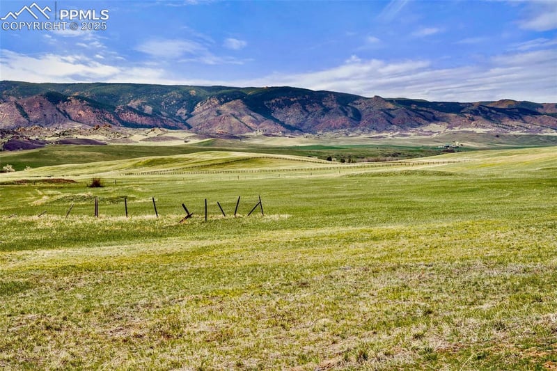 3 S Perry Park Rd, Larkspur, CO 80118