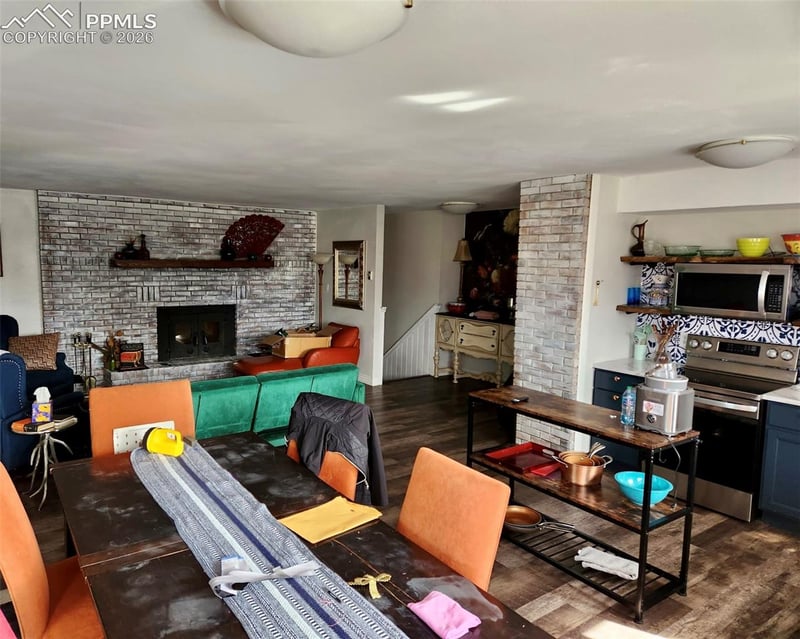 302 S 5th St, Westcliffe, CO 81252