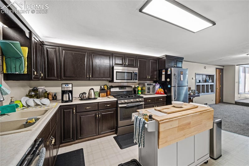 302 Meade Ave, Pueblo, CO 81001