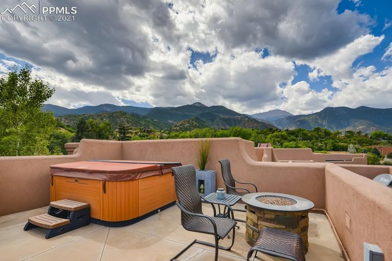 31 Crystal Park Rd, Manitou Springs, CO 80829