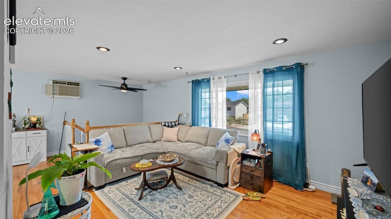 3114 Mission St, Colorado Springs, CO 80909