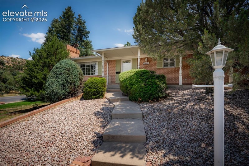 3135 Lees Ln, Colorado Springs, CO 80909