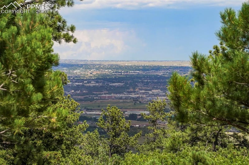 325 Pine Oaks Rd, Colorado Springs, CO 80926