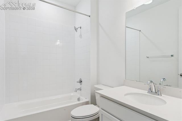 3302 Bella Notte Dr, Pueblo, CO 81001