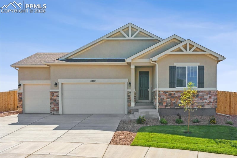 3302 Bella Notte Dr, Pueblo, CO 81001