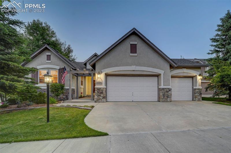3304 Sugar Pine Way, Colorado Springs, CO 80920