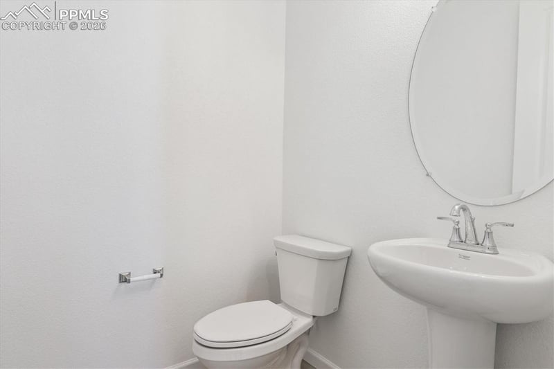 3306 Bella Notte Dr, Pueblo, CO 81001
