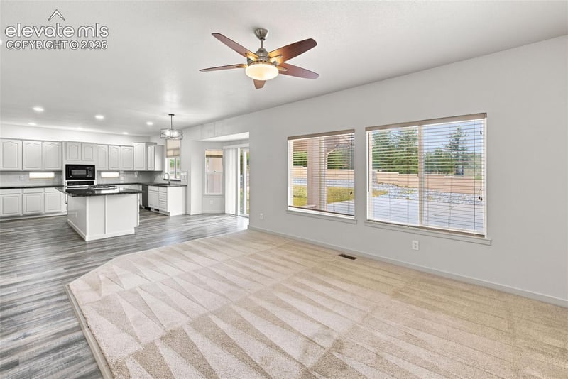 3335 Hollycrest Dr, Colorado Springs, CO 80920