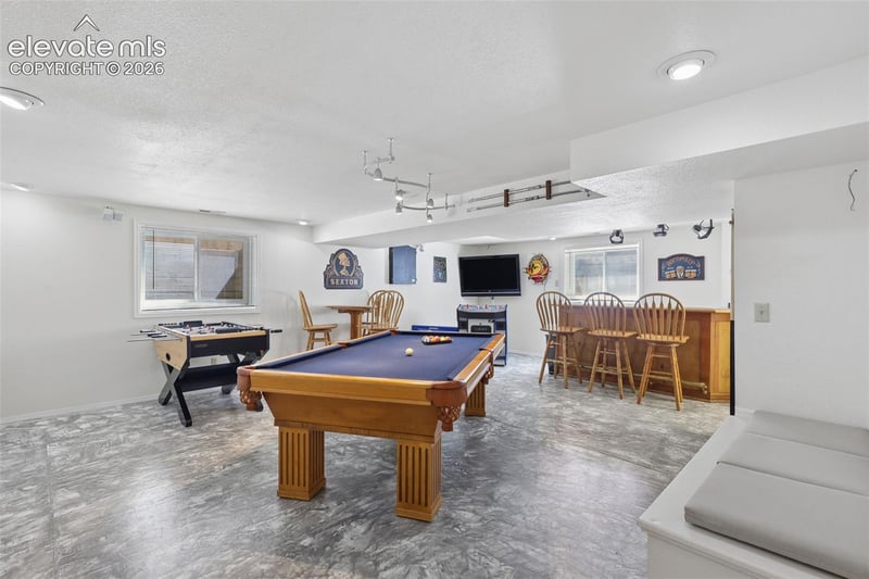 3365 Oak Creek Dr, Colorado Springs, CO 80906