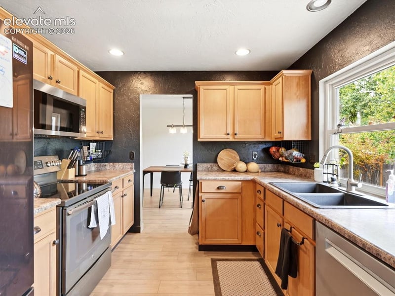 3380 Ashwood Cir, Colorado Springs, CO 80906
