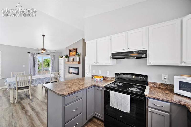 34 E Bonanza Dr, Pueblo, CO 81007