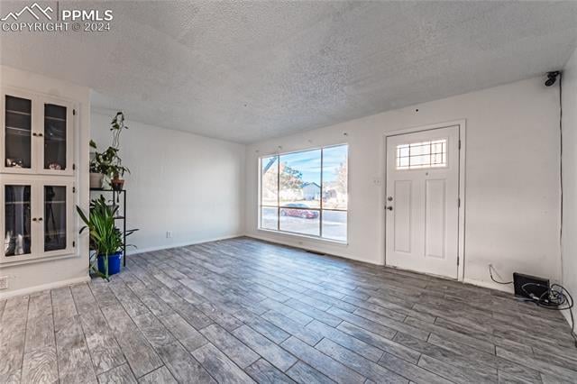 3412 Devonshire Ln, Pueblo, CO 81005