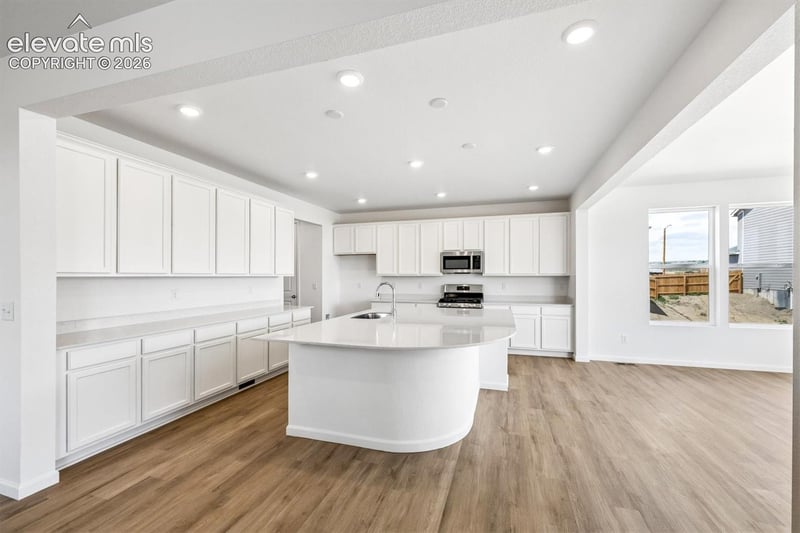 3422 Bella Notte Dr, Pueblo, CO 81001