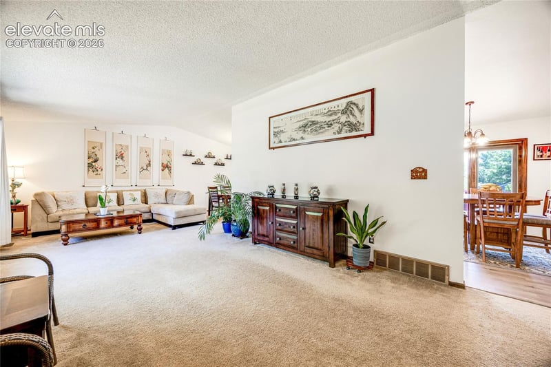 3433 Oak Creek Dr, Colorado Springs, CO 80906