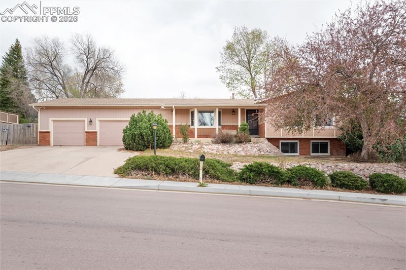 3435 Cortina Dr, Colorado Springs, CO 80918