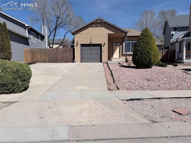 3455 Foxridge Dr, Colorado Springs, CO 80916