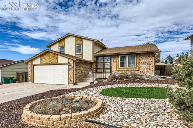 3590 Rocky Knoll Dr, Colorado Springs, CO 80920