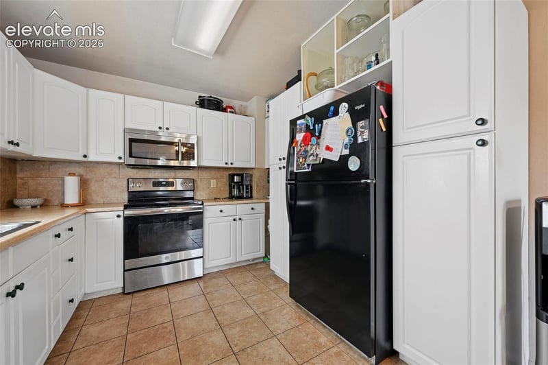 36 Wheatridge Dr, Pueblo, CO 81005