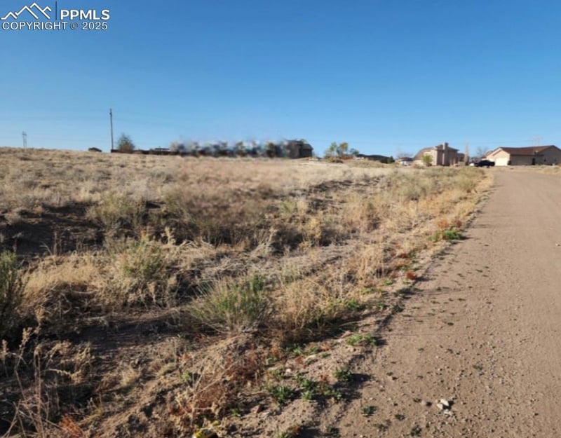 366 E Greenway Dr, Pueblo, CO 81007