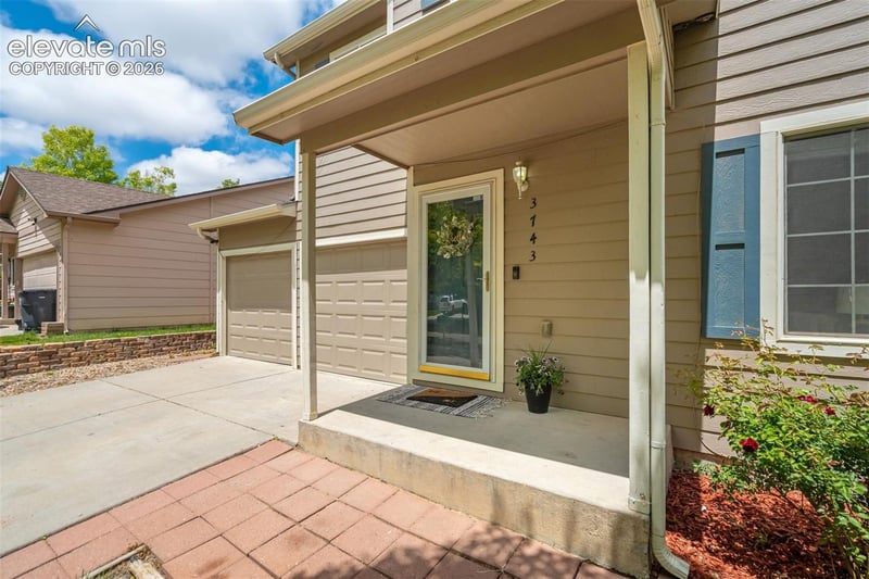 3743 Pronghorn Ln, Pueblo, CO 81005