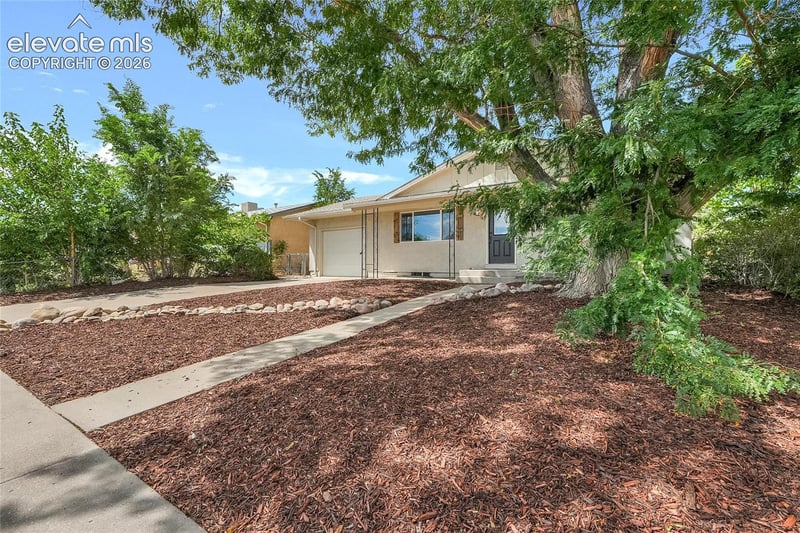 3809 Lancaster Dr, Pueblo, CO 81005