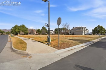 3810 Edgecliff Ct, Colorado Springs, CO 80904