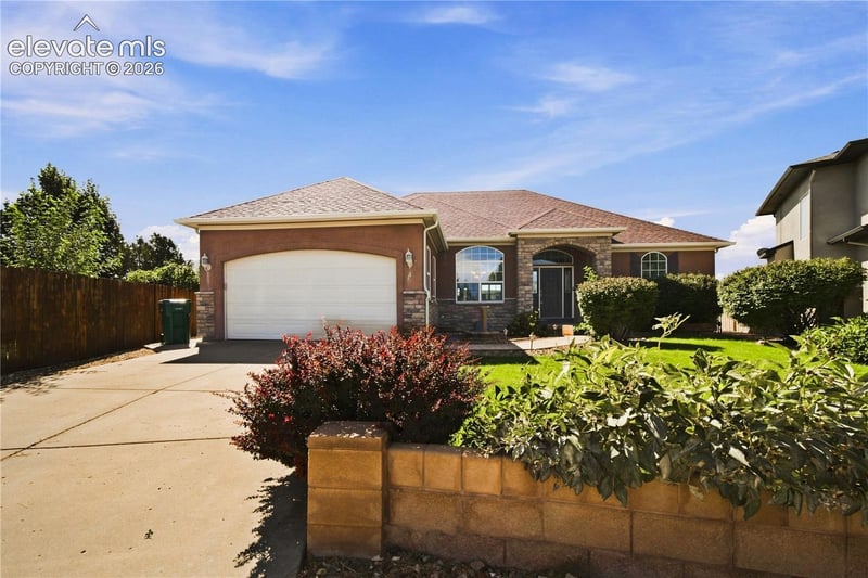 4 Hawks Point Ct, Pueblo, CO 81005