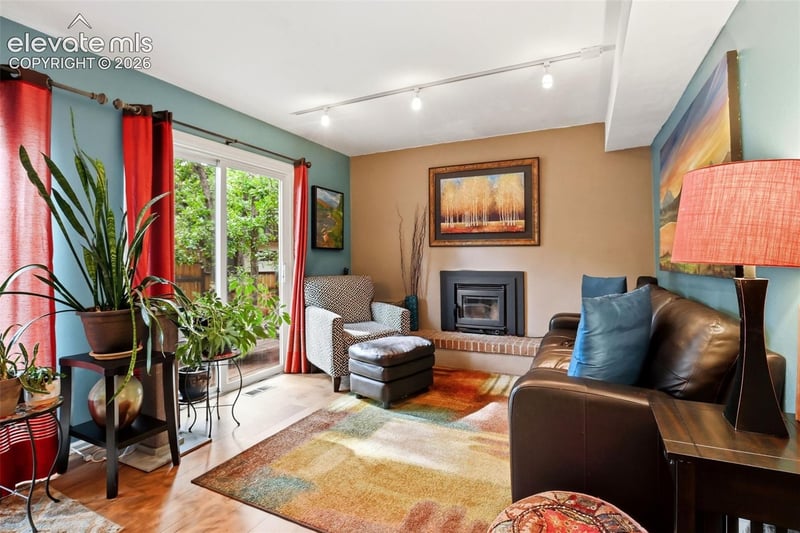 4 Stover Ln, Manitou Springs, CO 80829