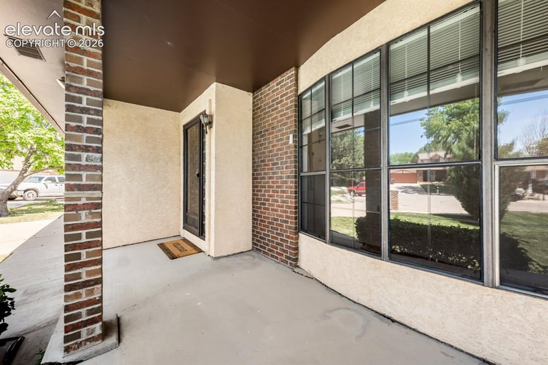 4 Yarrow Ct, Pueblo, CO 81001