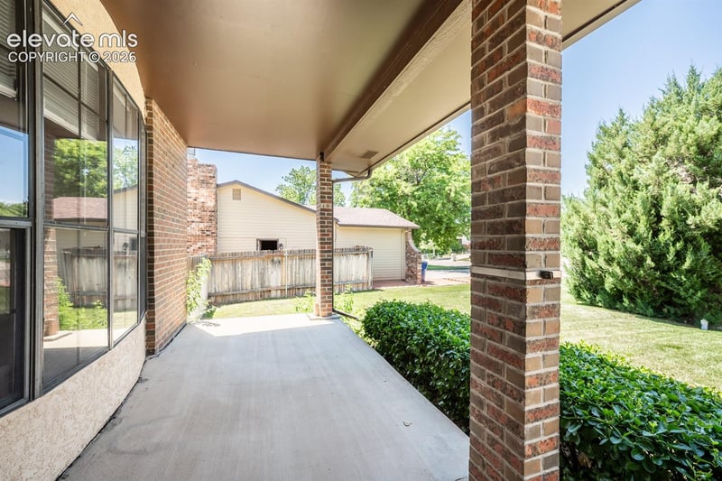 4 Yarrow Ct, Pueblo, CO 81001
