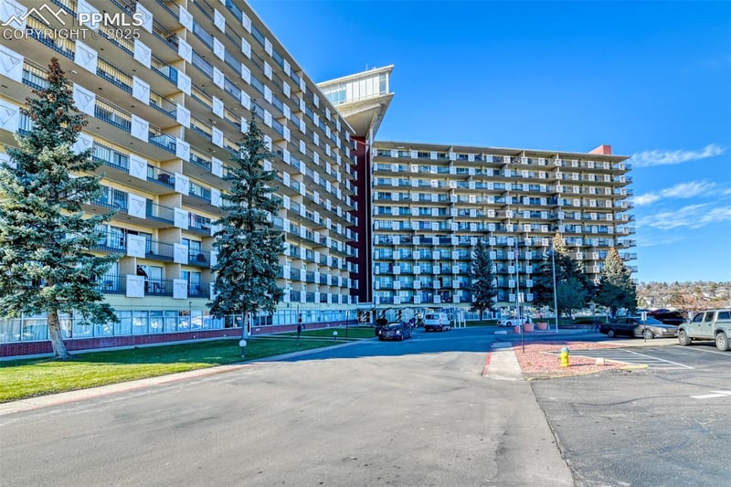 411 Lakewood Cir #B1016, Colorado Springs, CO 80910