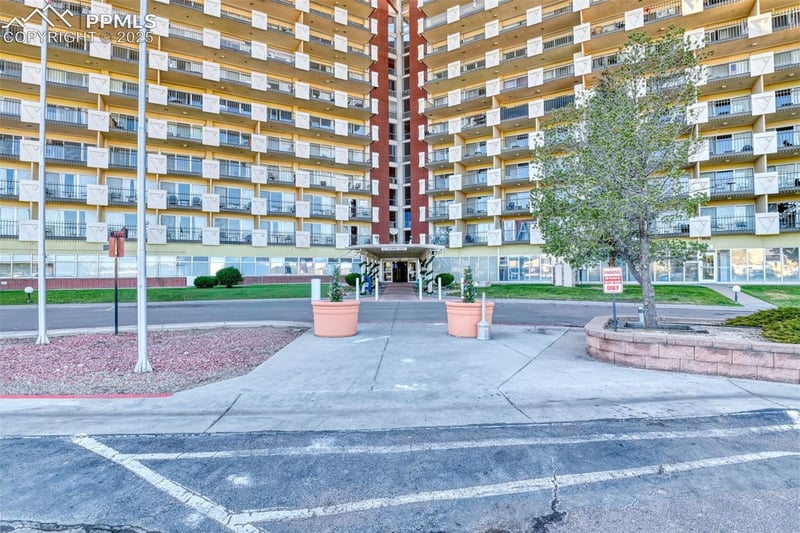 411 Lakewood Cir #B1016, Colorado Springs, CO 80910