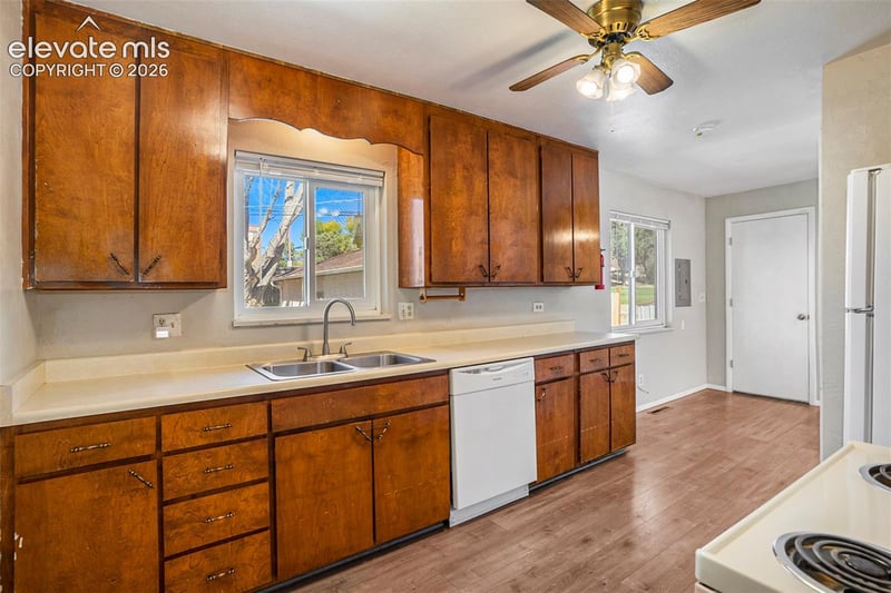 414 Maplewood Dr, Colorado Springs, CO 80907