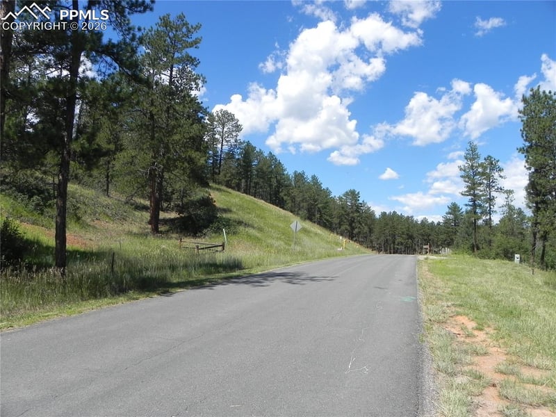 4144 Cheyenne Dr, Larkspur, CO 80118