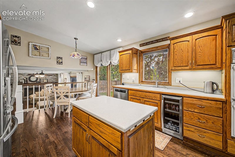 425 Grey Eagle Dr, Colorado Springs, CO 80919