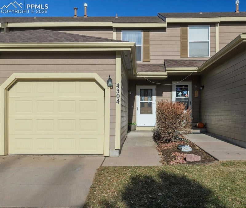 4304 Hunting Meadows Cir, Colorado Springs, CO 80916