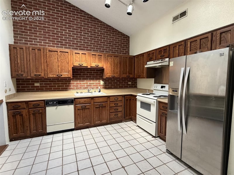 438 Lakewood Cir, Colorado Springs, CO 80910
